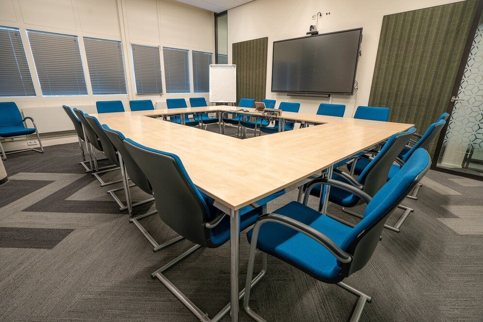 Benefits of Renting Small Conference Rooms for Startups and Small Teams